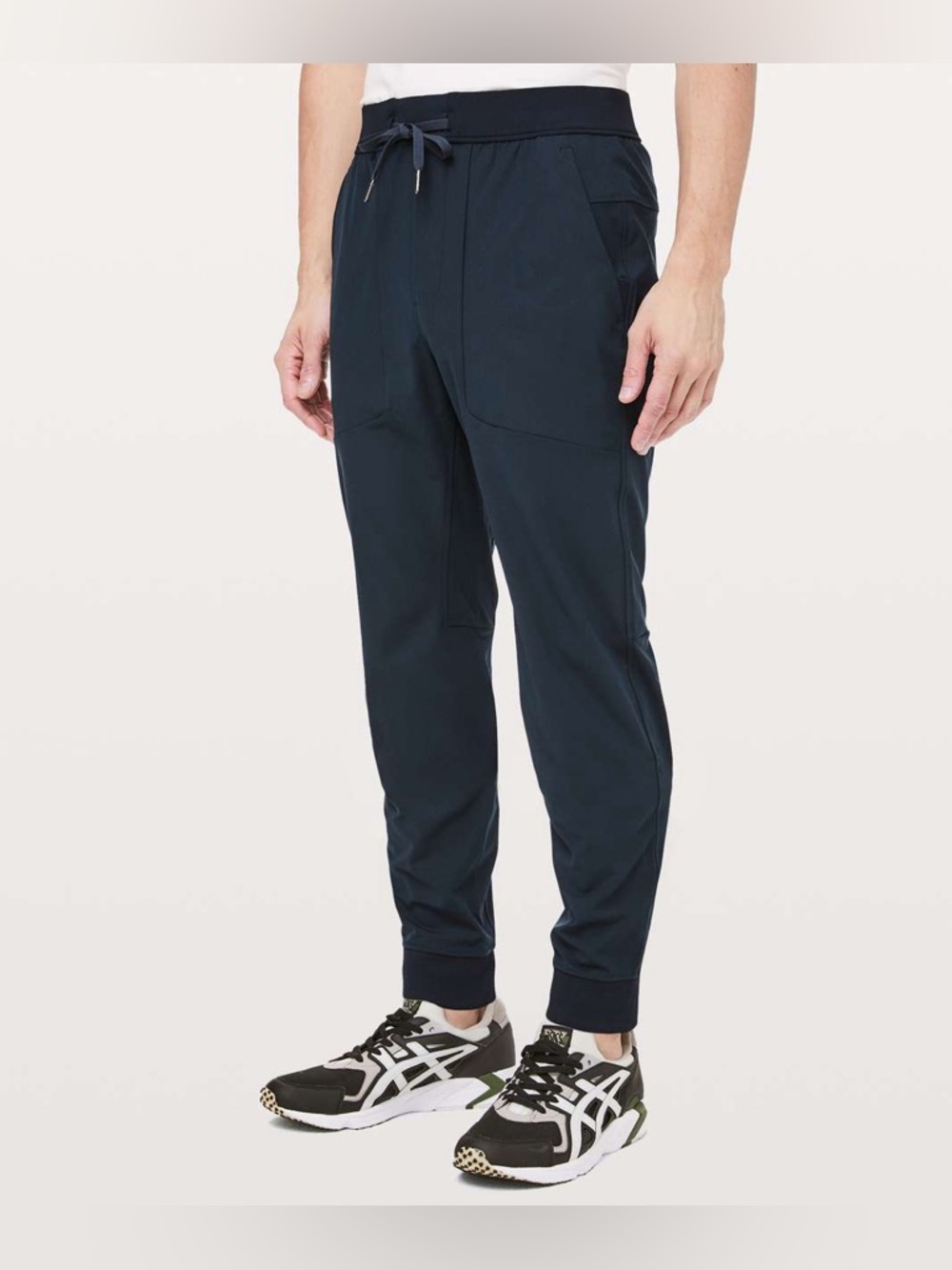 Lululemon ABC Jogger Shorter Pants in True Navy Size Small